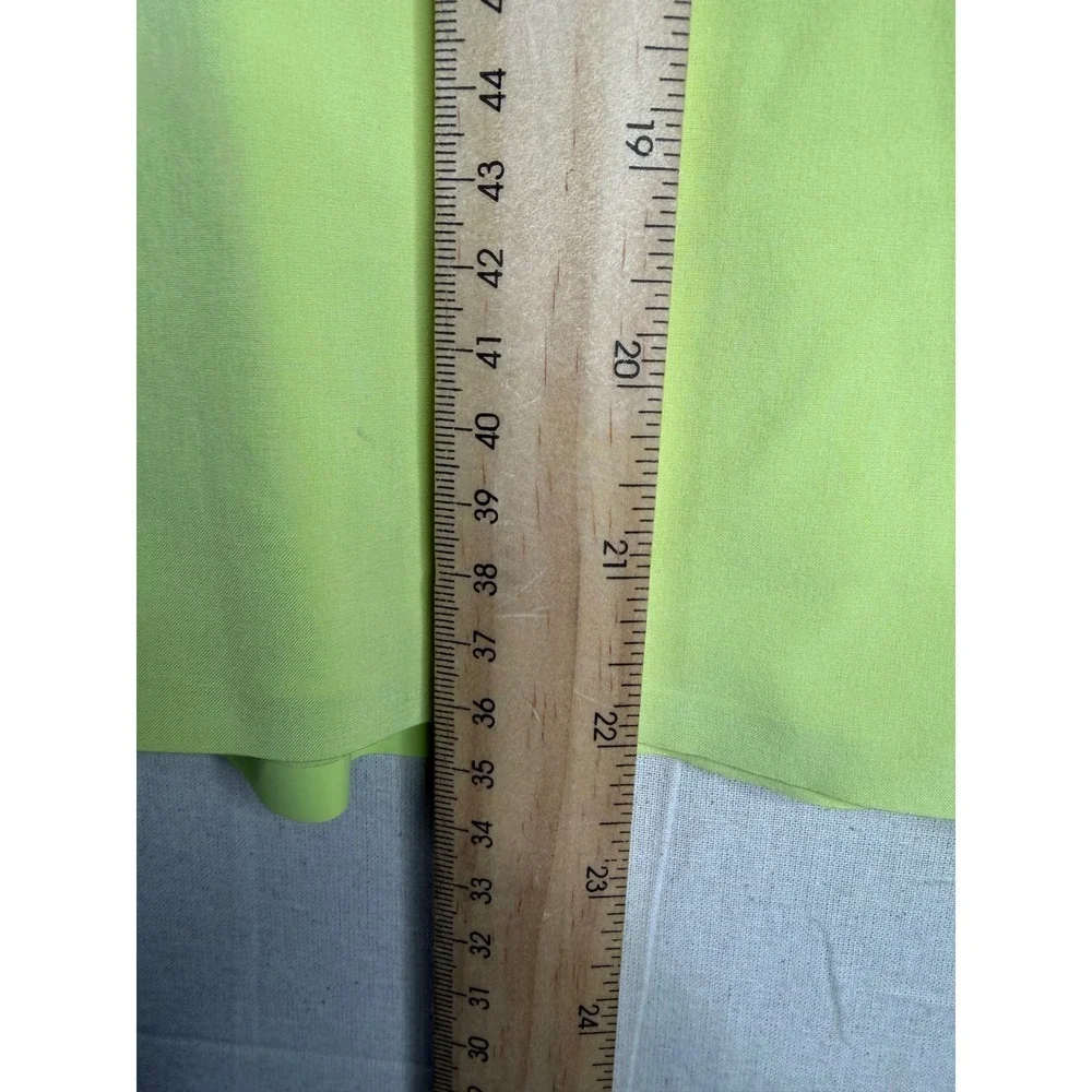 NWT Lululemon Find Your Pace Tank size 4 Neon Yellow